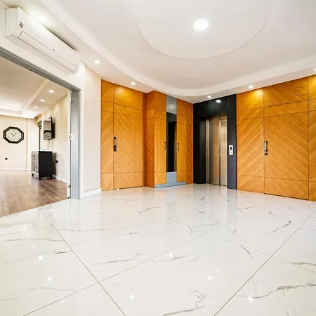 Lux W Balcony Pool Sauna Garden In *