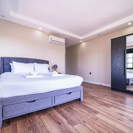 Lux W Balcony Pool Sauna Garden In 安塔利亚